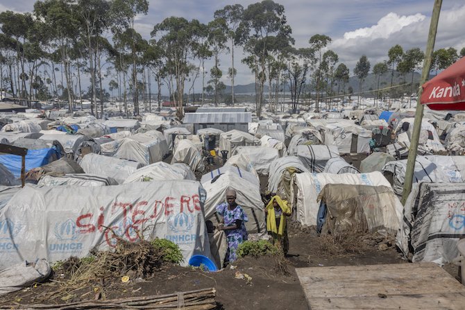 Enfants orphelins en zones de conflit